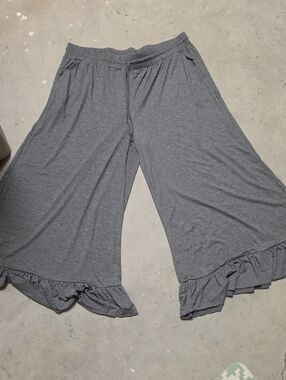 NWT HALARA Oversized Soft Ruffle-Hem Wide Leg Pants - Gray